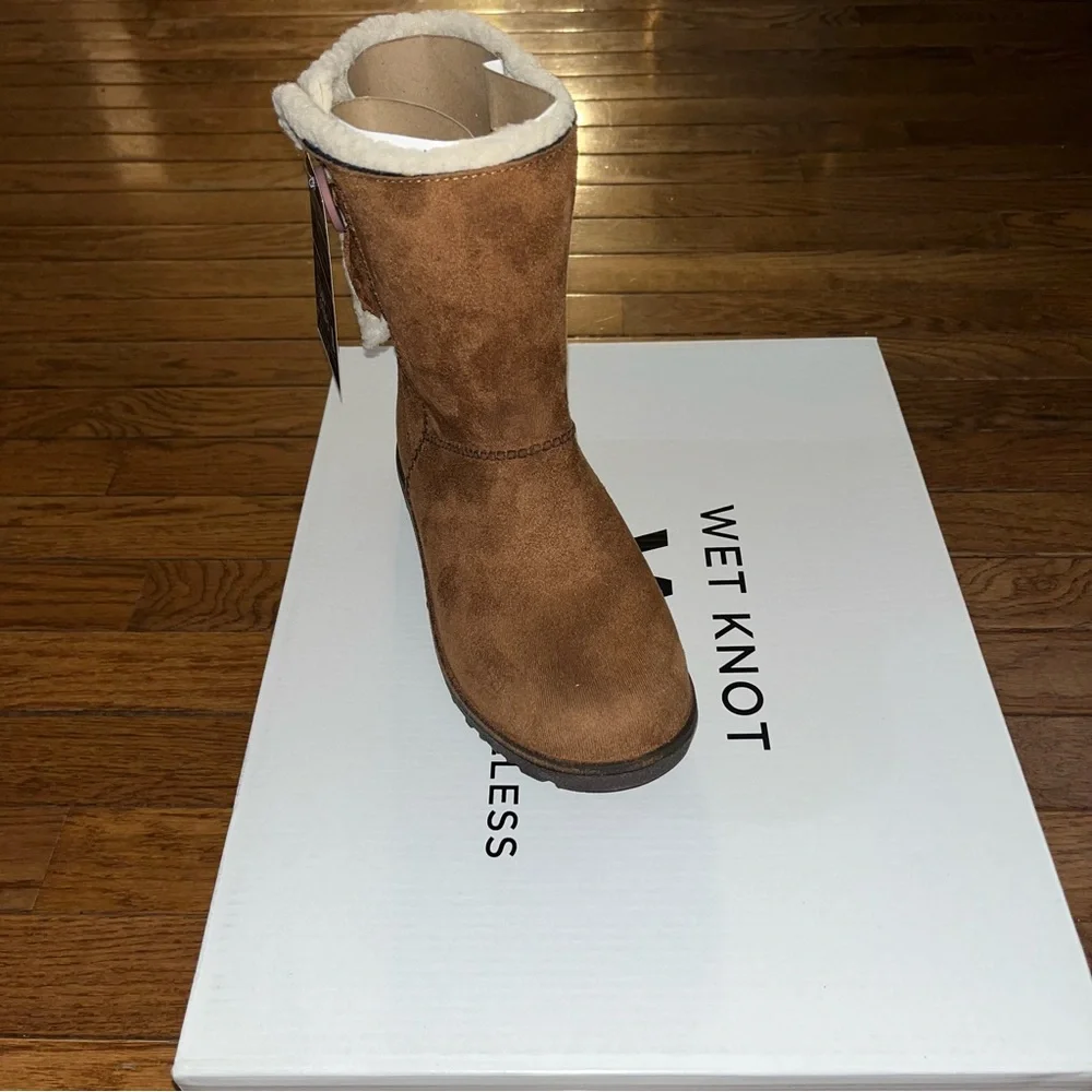 Wet Knot Drifter Cozy Boots Faux Suede Honey Brown Women’s Size 6 Sherpa lined